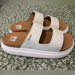 Reef Dual Strap White and Tan Slides